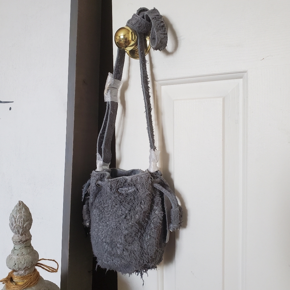 Latico Leathers Grand Crossbody Handbag in Grey NEW! - Picture 5 of 7